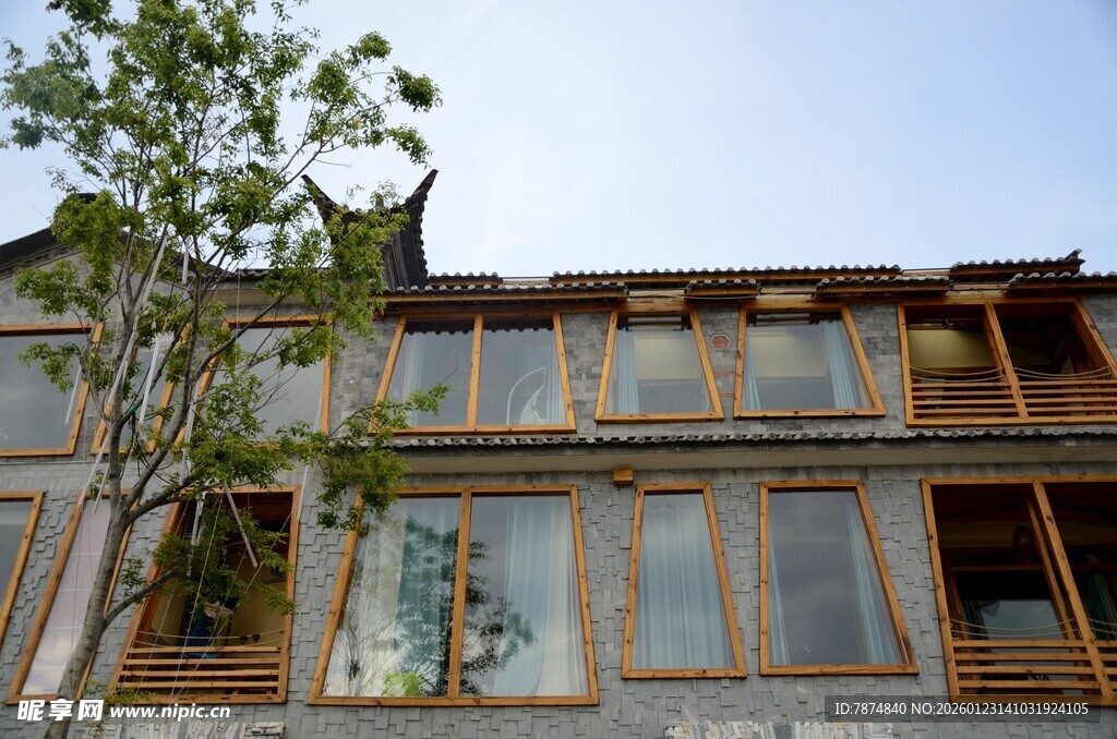 在建木质结构房屋外观