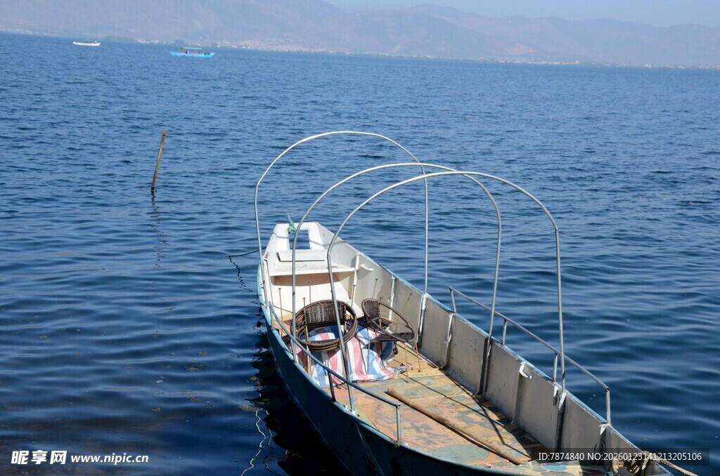 海上渔船 静谧航行时刻