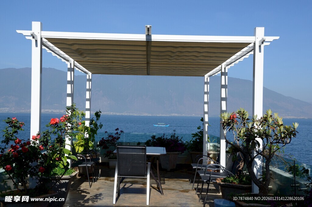 海边露台 惬意的休闲空间