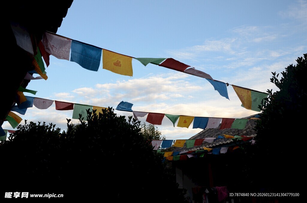 飘扬的五彩经幡