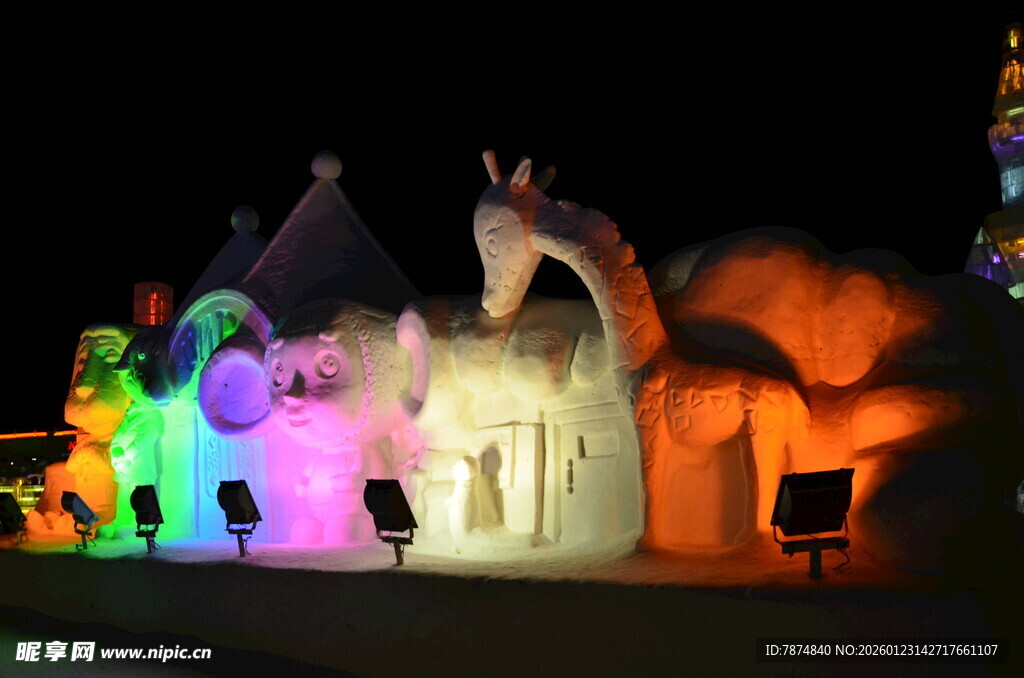 梦幻灯光冰雪城堡景观