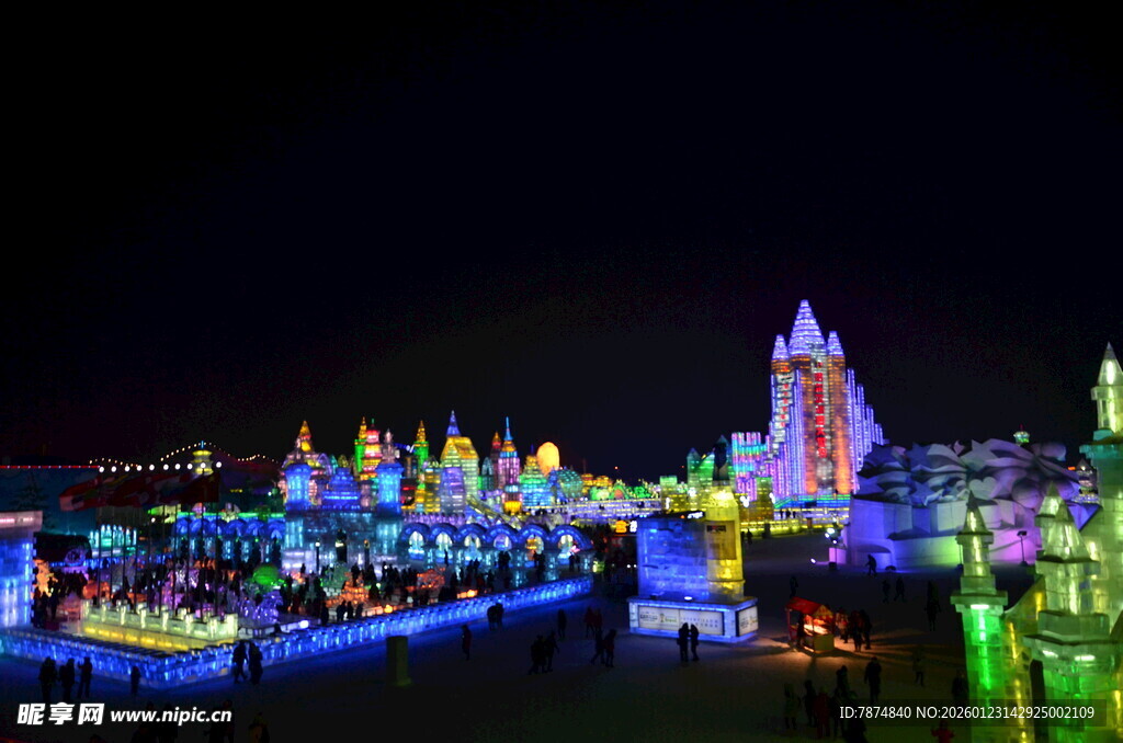 梦幻璀璨的夜间主题乐园