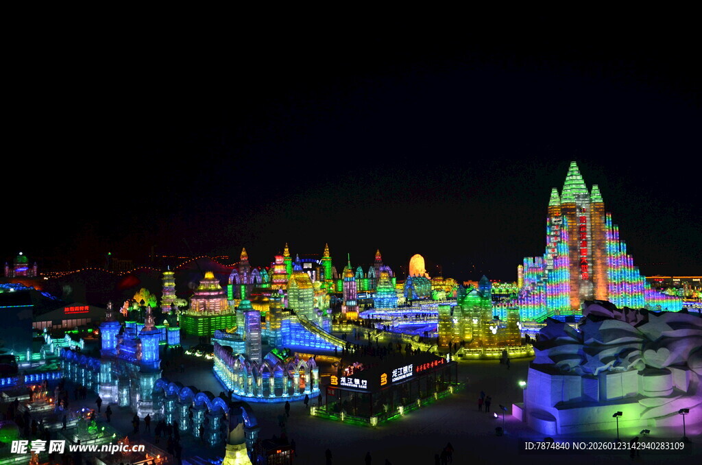 梦幻璀璨的夜间城堡景观