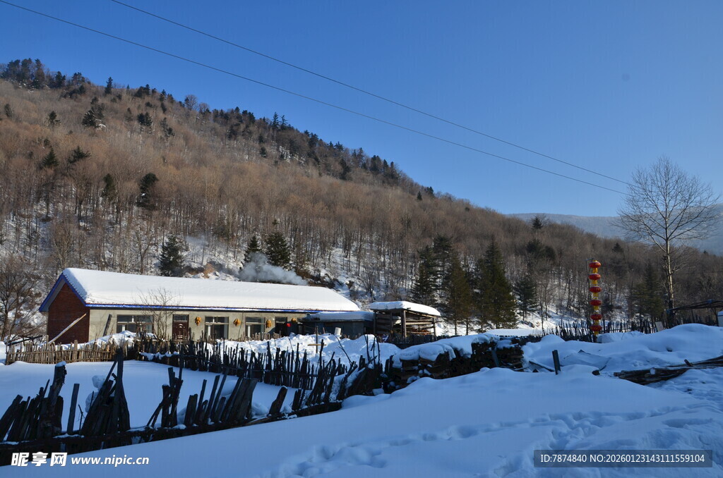 冬日山村雪景风光