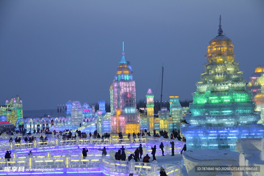 冰雪城堡夜景 梦幻冰雪世界