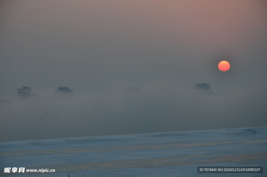 海上日出朦胧美景
