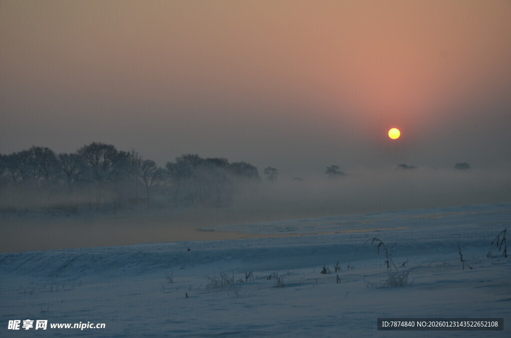 雪地日出美景