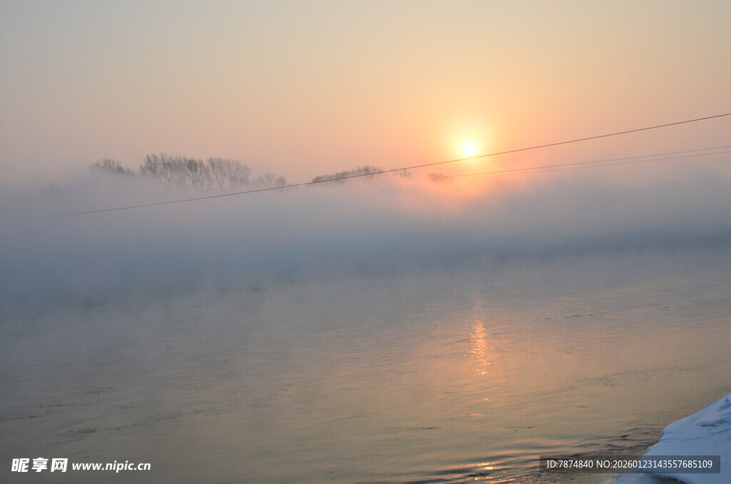 冬日江面日出美景