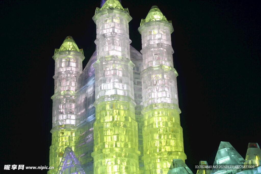 梦幻灯光城堡夜景