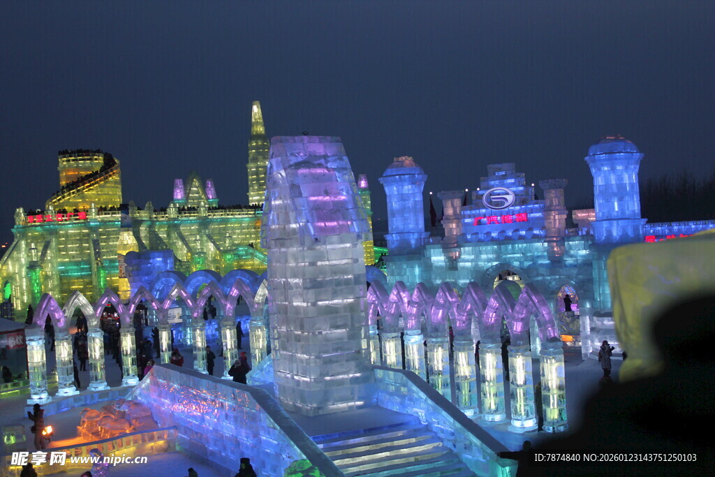 城市夜景灯光秀璀璨夺目