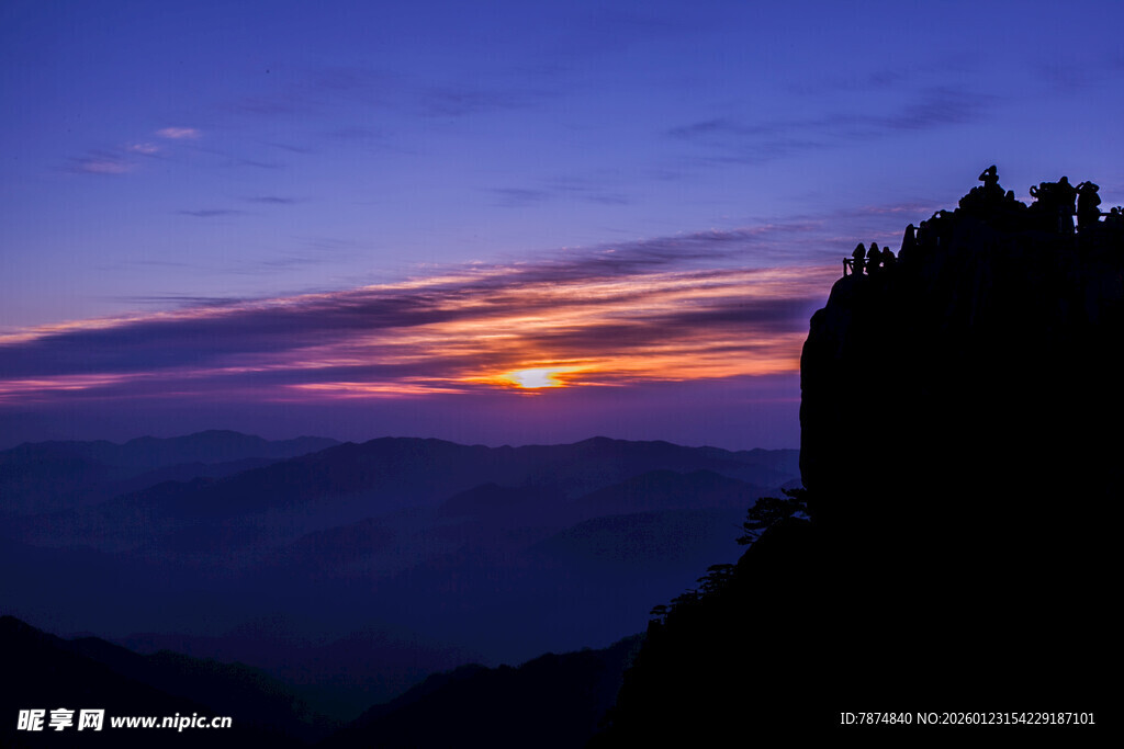 山顶观绝美日落景象