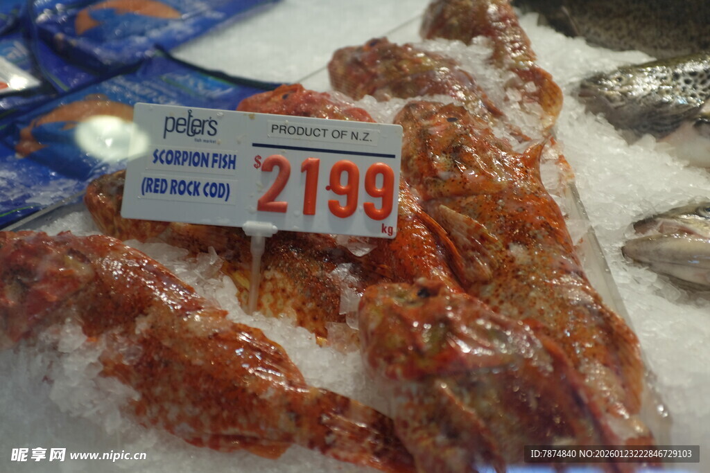 鲜活龙虾售价2199元