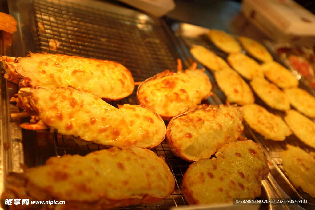 烤箱中烤制的美味土豆