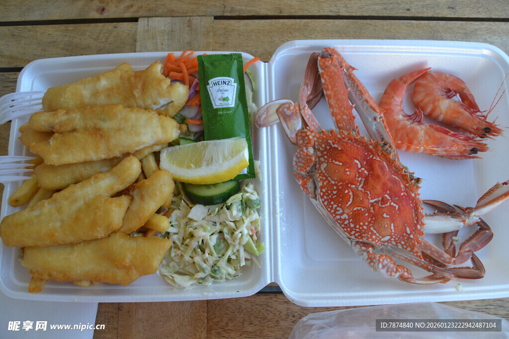 海鲜与炸物套餐美食