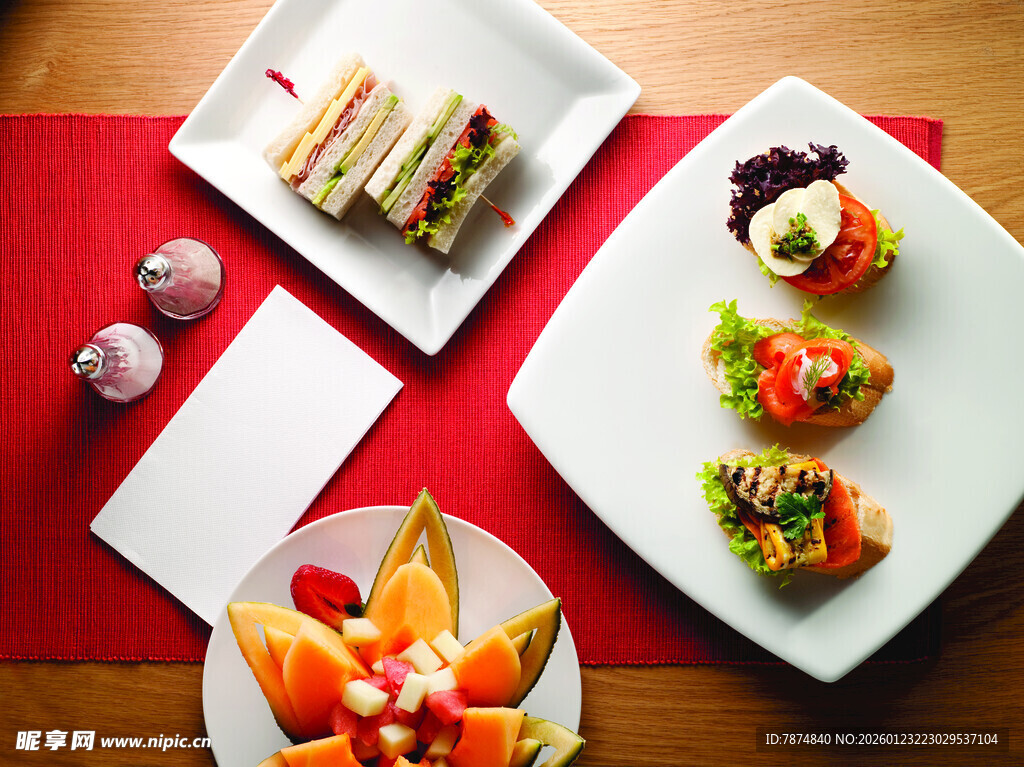 美味精致的多样餐点拼盘