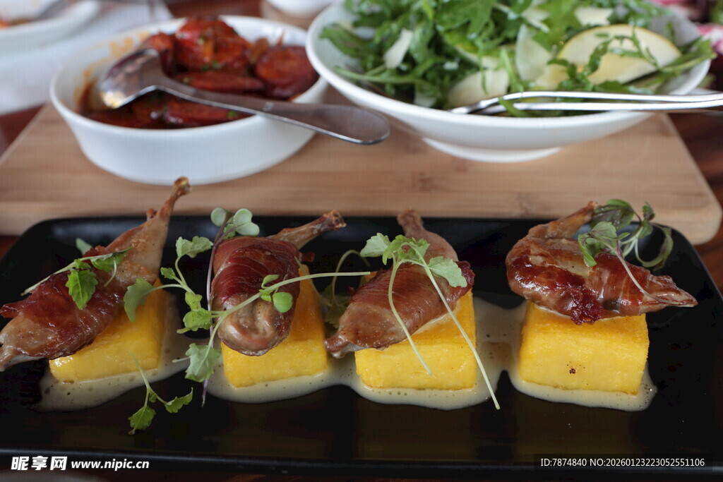 美味培根蔬果搭配美食