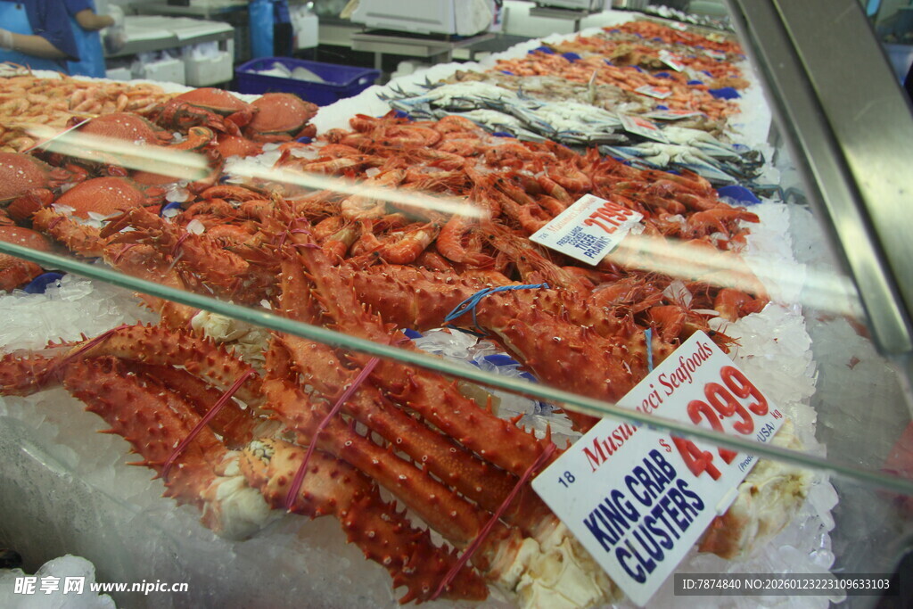 新鲜生鱼片陈列展示