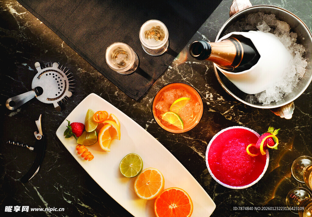 多彩缤纷的美味饮品与小吃