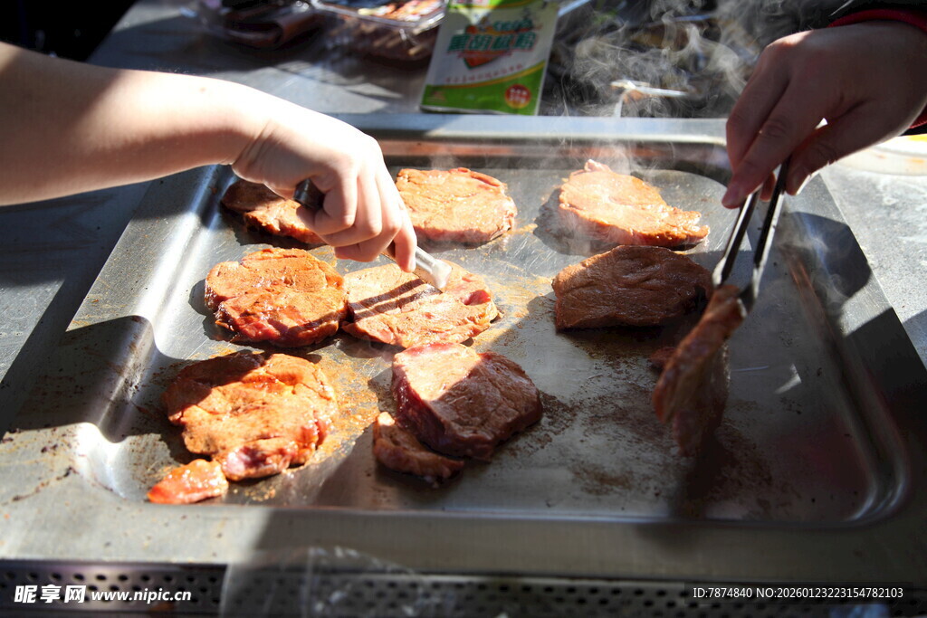 户外烧烤美味烤肉时刻