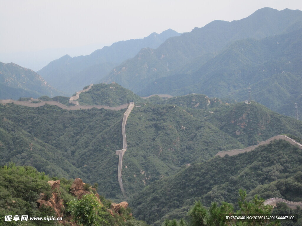 壮丽蜿蜒的雄伟长城景观