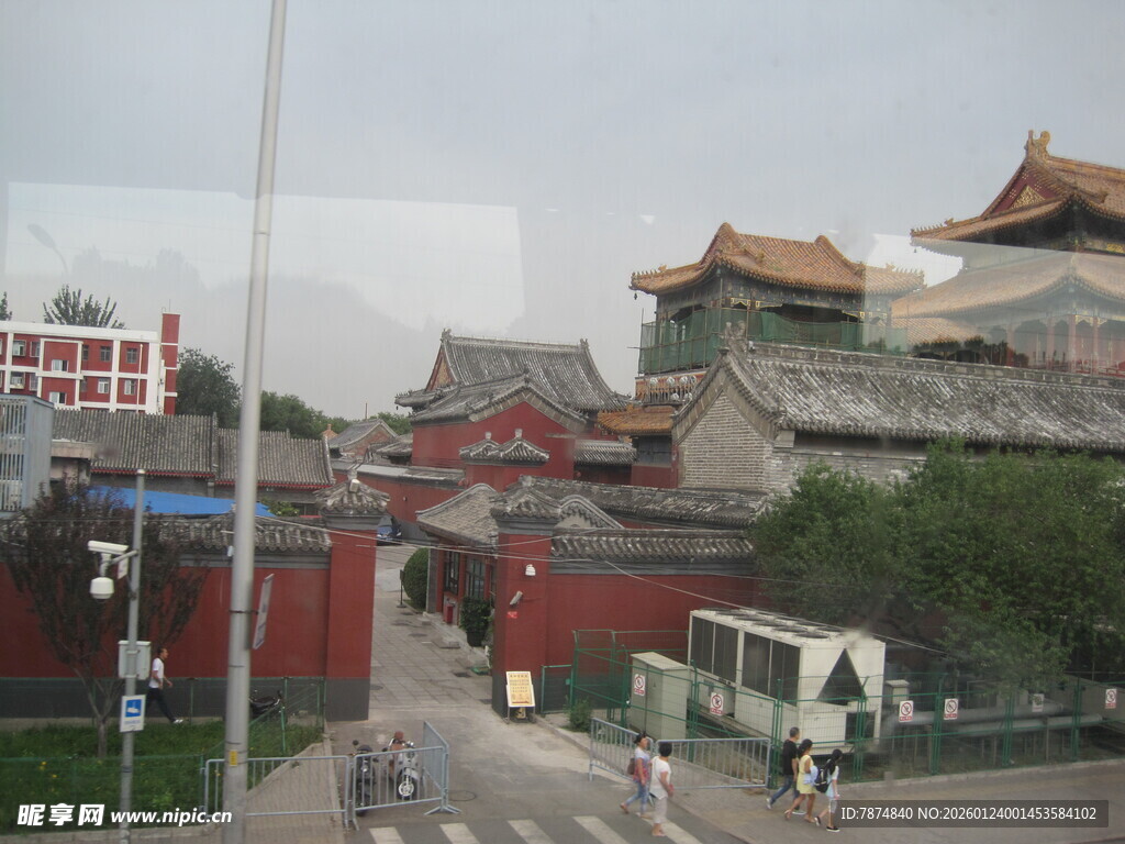 俯瞰中式古建筑景观