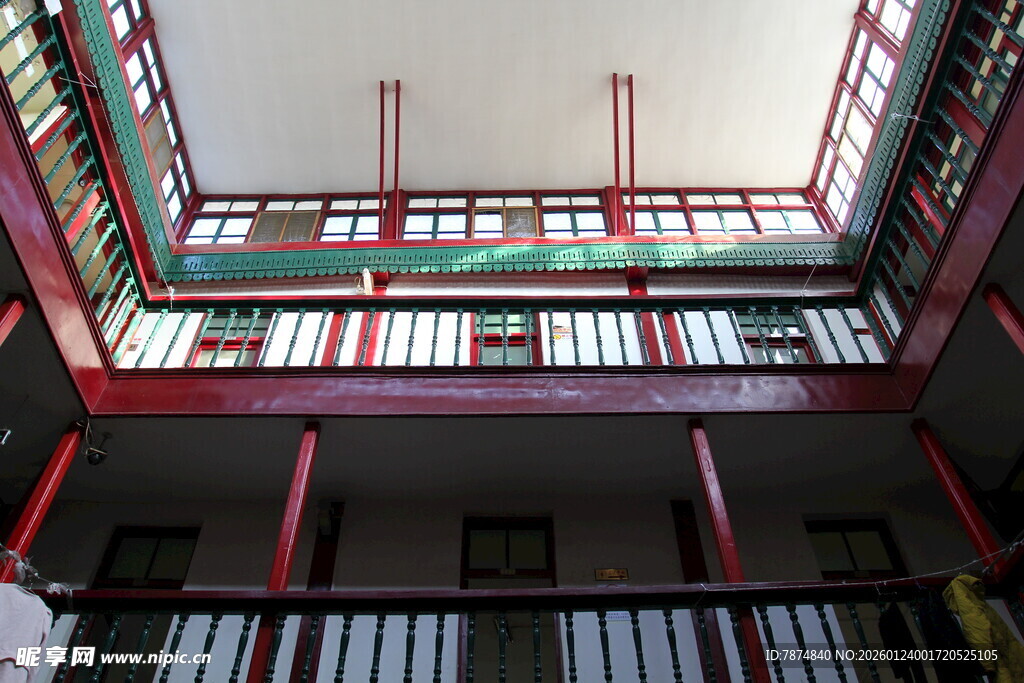 中式复古多层建筑内景