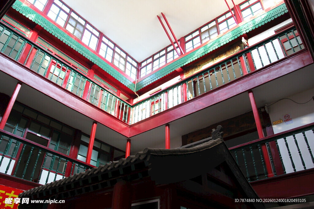 中式传统多层楼阁建筑