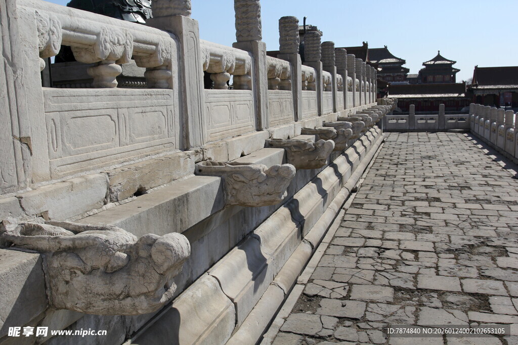 故宫石栏与砖石路面景观