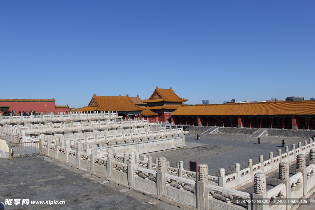 故宫宫殿前的开阔广场