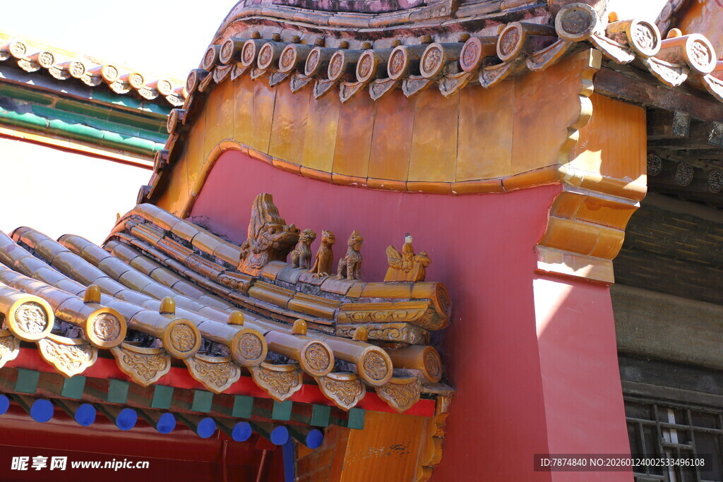 中式古建筑屋檐一角