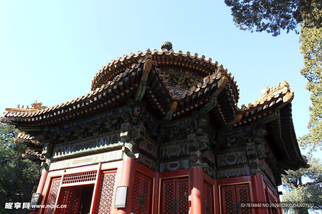 古典中式六角亭建筑风采