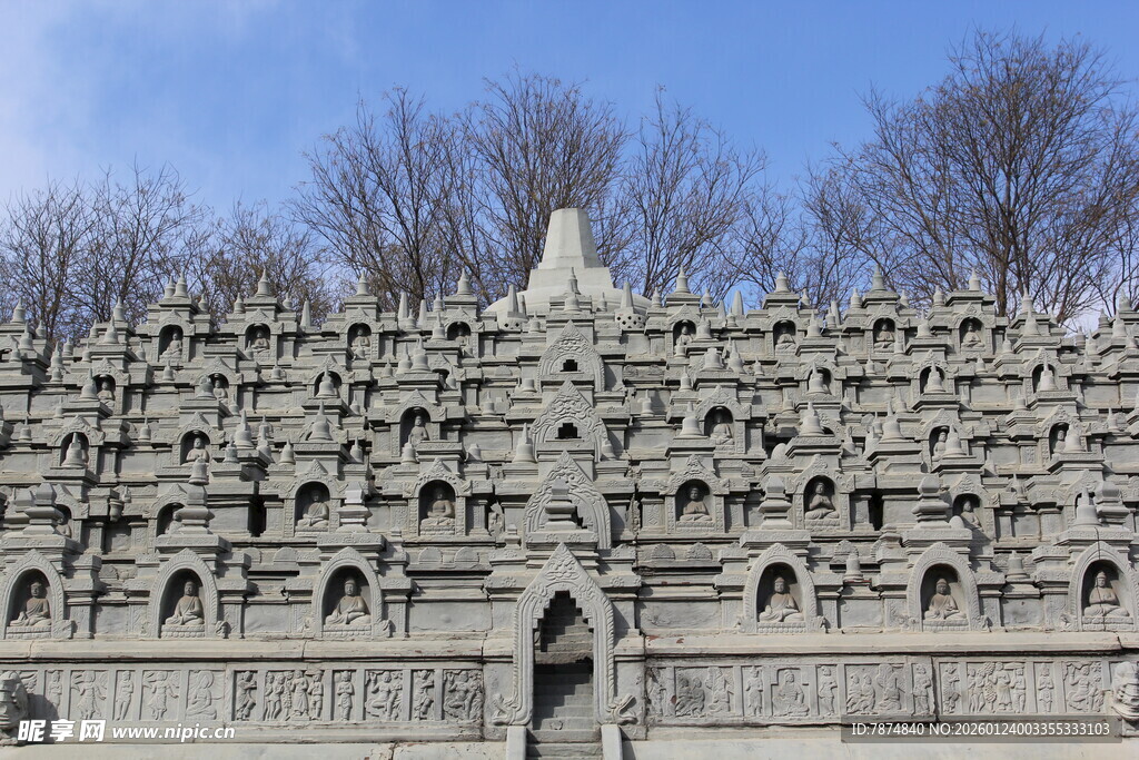 古老石窟建筑景观