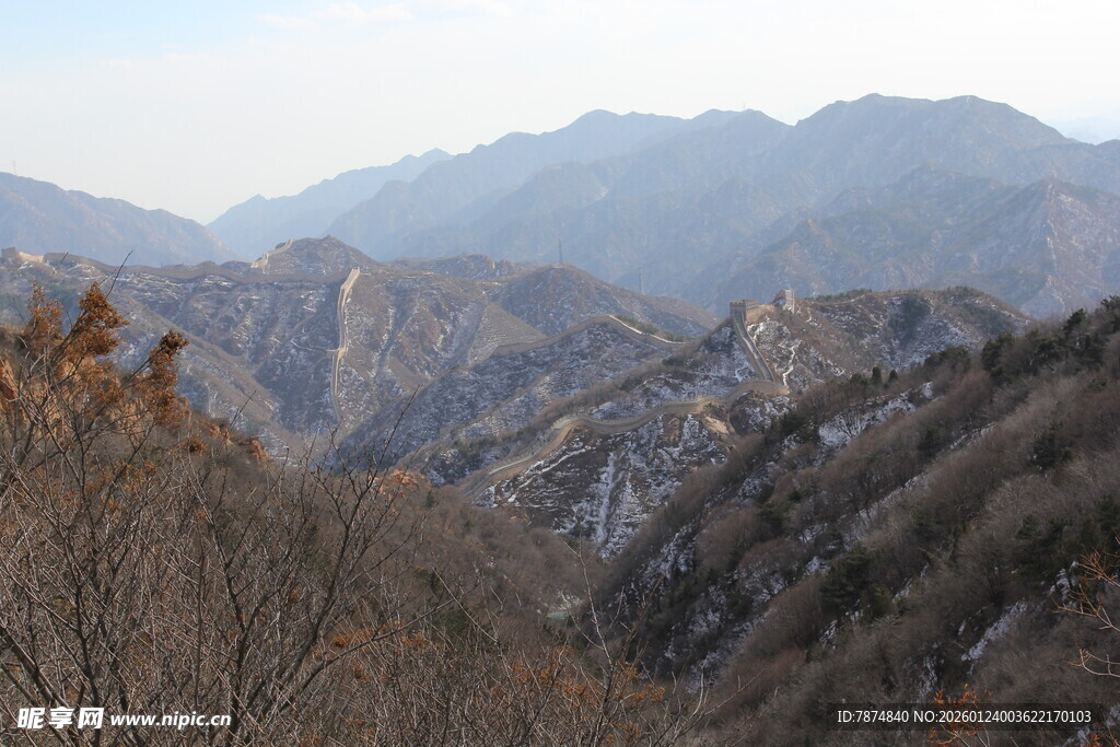 山峦景色 展现自然之美