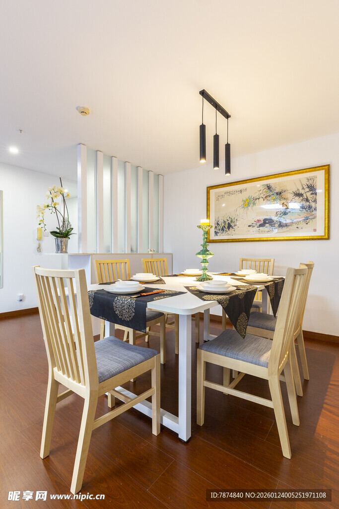 简约温馨的现代餐厅空间