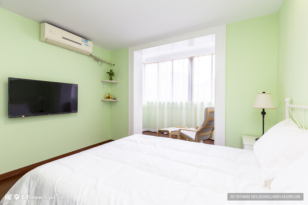 清新淡绿卧室温馨空间