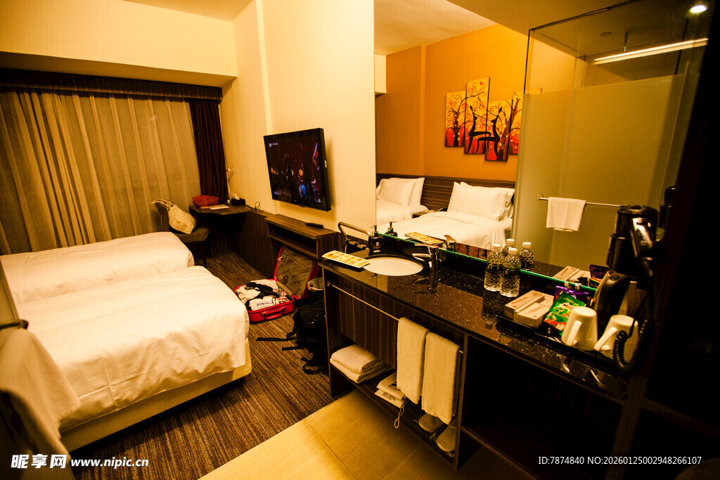 温馨酒店客房内部场景