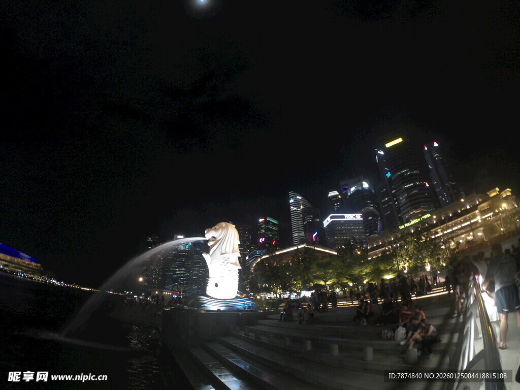 新加坡夜景喷泉璀璨夺目