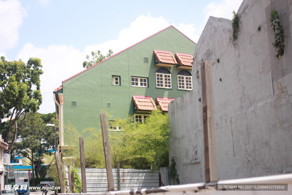 街边多彩建筑景致