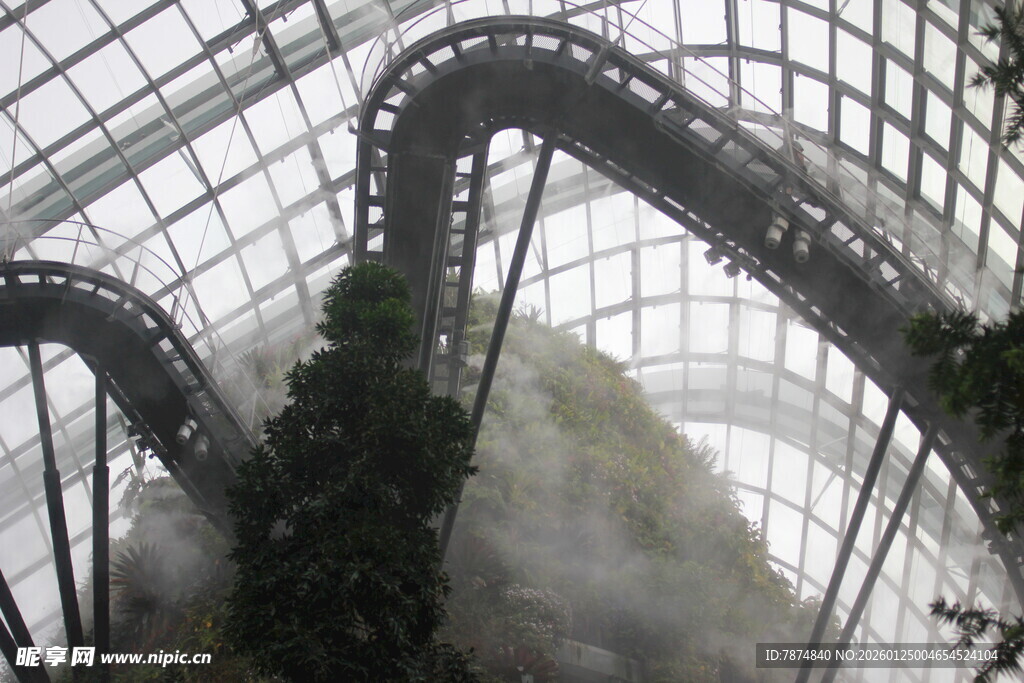 室内云雾景观与空中步道