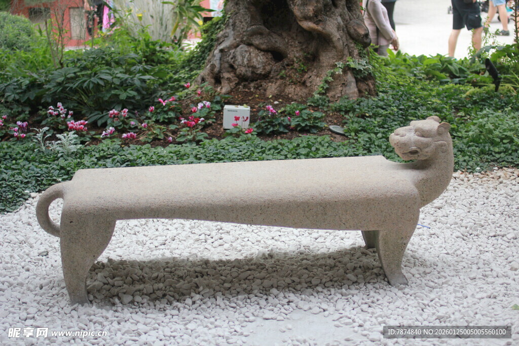 石狮子造型户外长椅