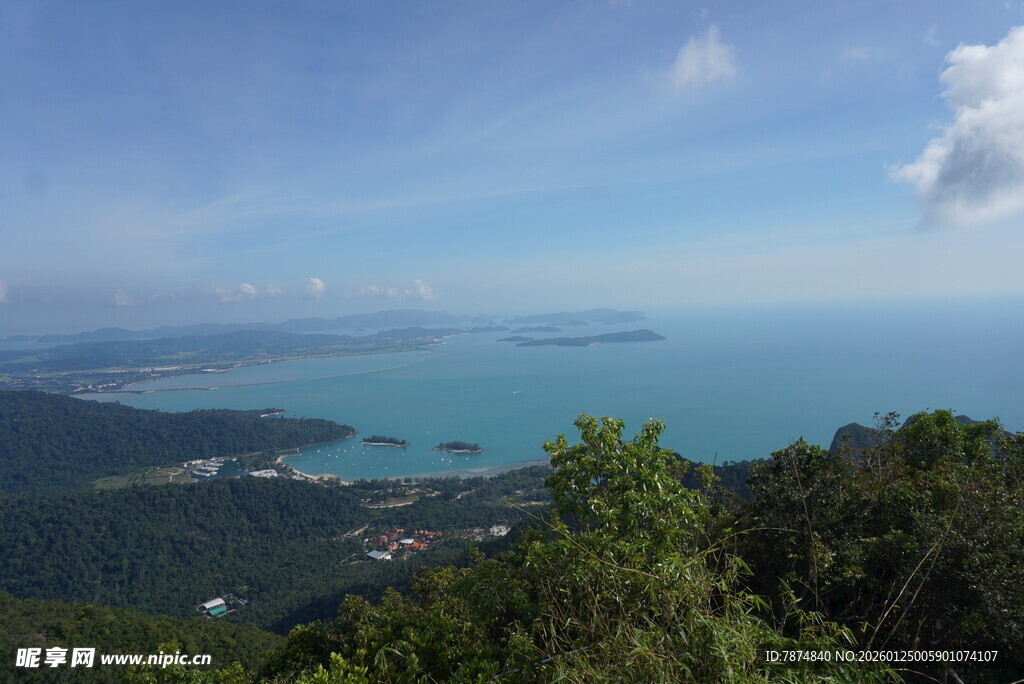 俯瞰碧海青山美丽景致