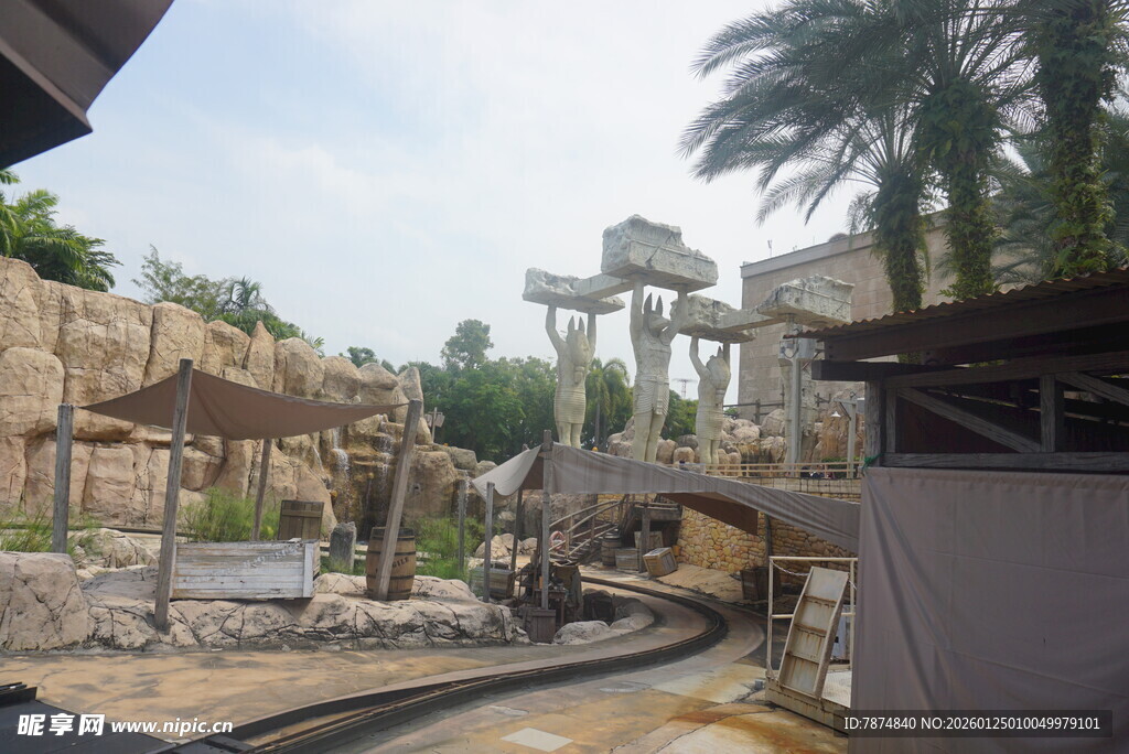 沙漠中的古老建筑景观