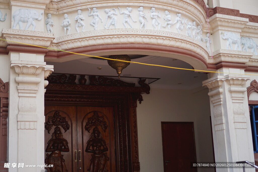 古典雕花建筑门廊