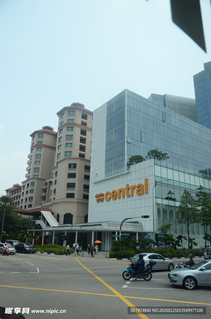 城市中矗立的欧倍德建筑