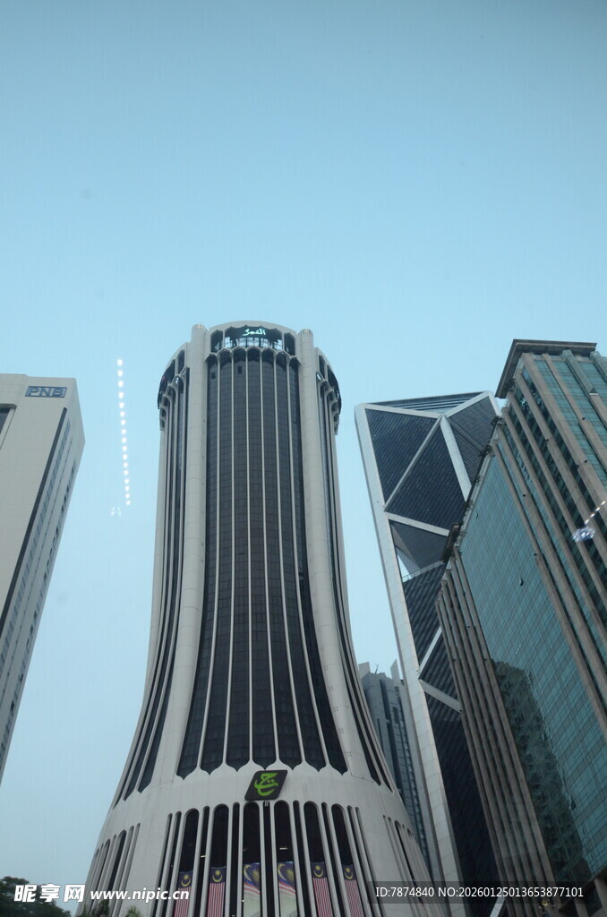 现代摩天大楼城市天际线