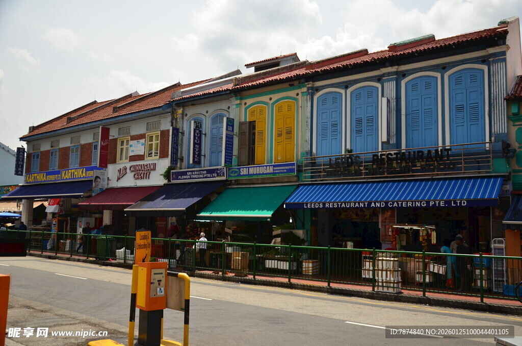 多彩街边商铺建筑景观