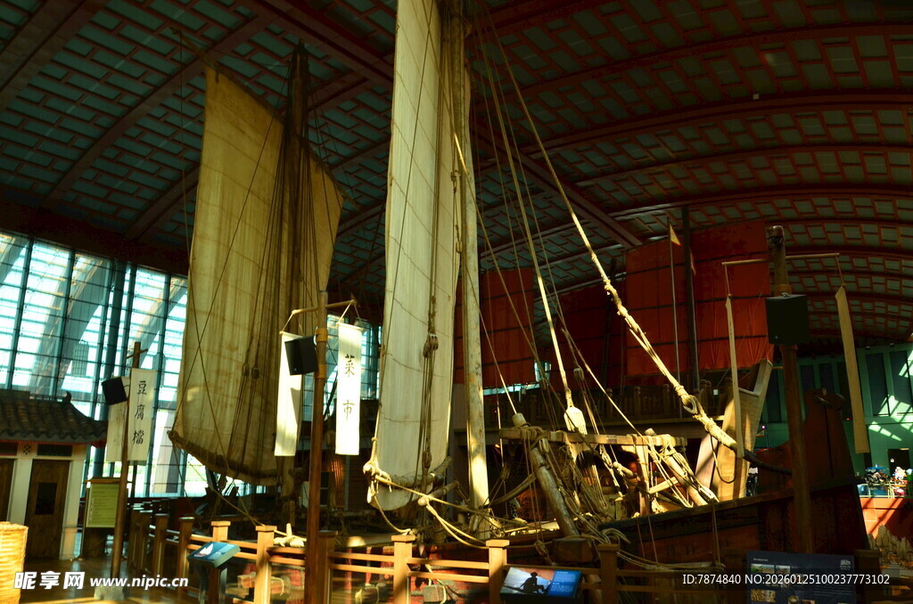 古代帆船模型展示场景