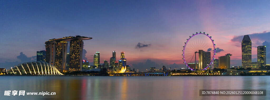 新加坡城市天际线美丽黄昏
