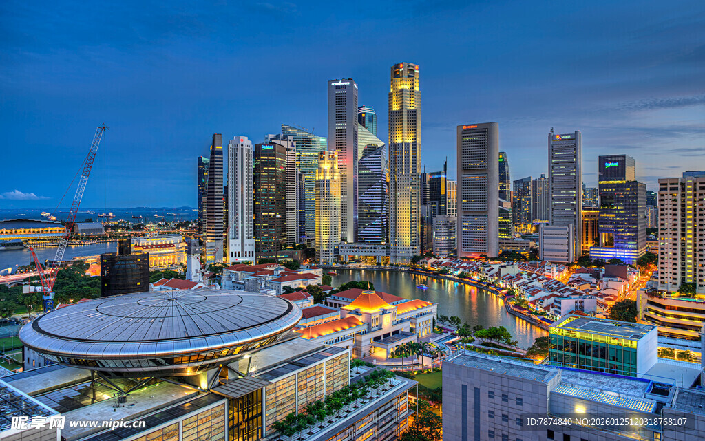 城市夜景中的繁华建筑 新加坡