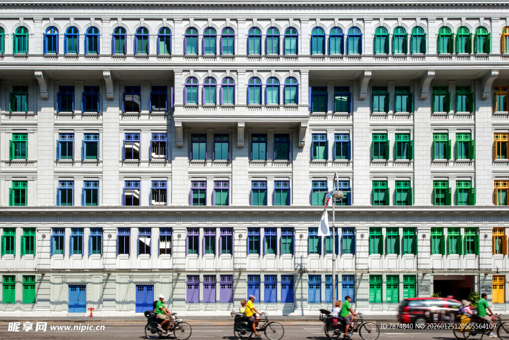 多彩门窗的建筑外观 新加坡